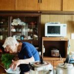 97歳、看護師を続けながら一人暮らし。食べること、歩くことが大切と実感