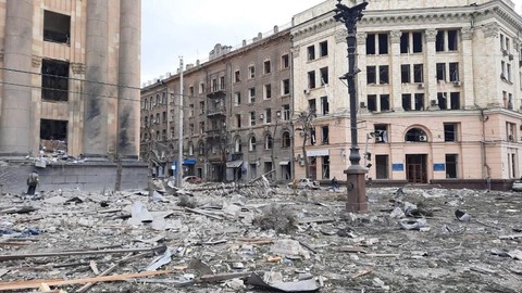 ロシア軍、ウクライナで2番目に大きい都市ハリコフを攻撃 「大量虐殺」 政府庁舎も吹き飛ぶ 動画あり
