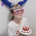 【乃木坂46】「小川彩」いおちゃんからの手作りケーキを持って嬉しそうなあやちゃんが可愛い‼︎(*´◒`*)