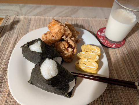 【朗報】ドカ盛り晩飯出来上がりね☺